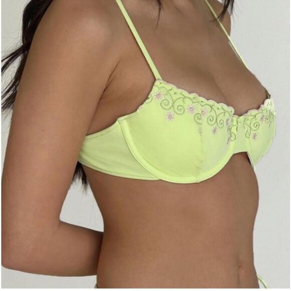 Frankies Bikinis Zola Top in Key Lime - Picture 2 of 5